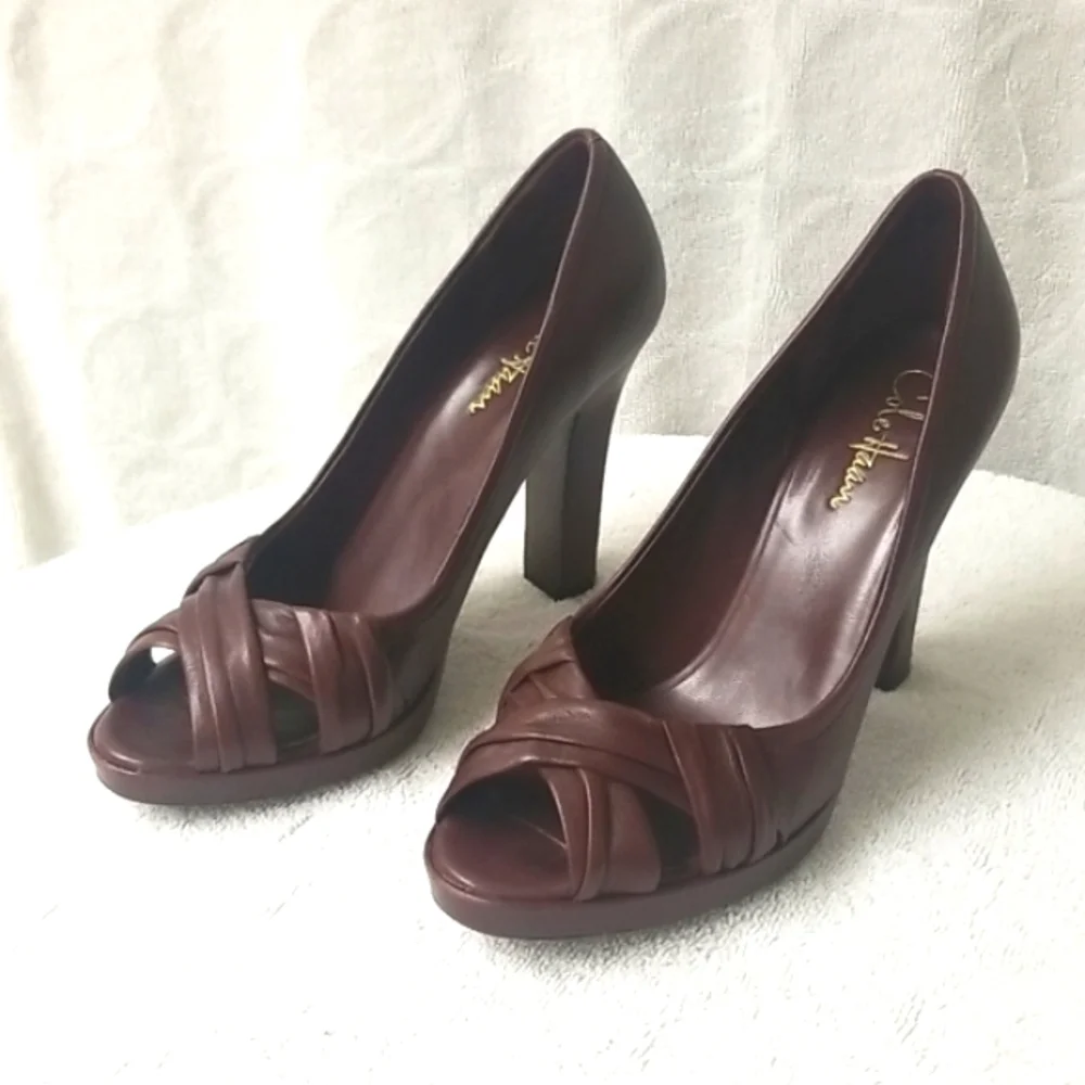 COLE HAAN maroon leather pumps